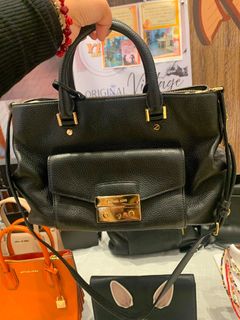 (Category: ) located in . Submitted by yeahshop29 (Listing ID 1453124009, Image 1). Description: .
