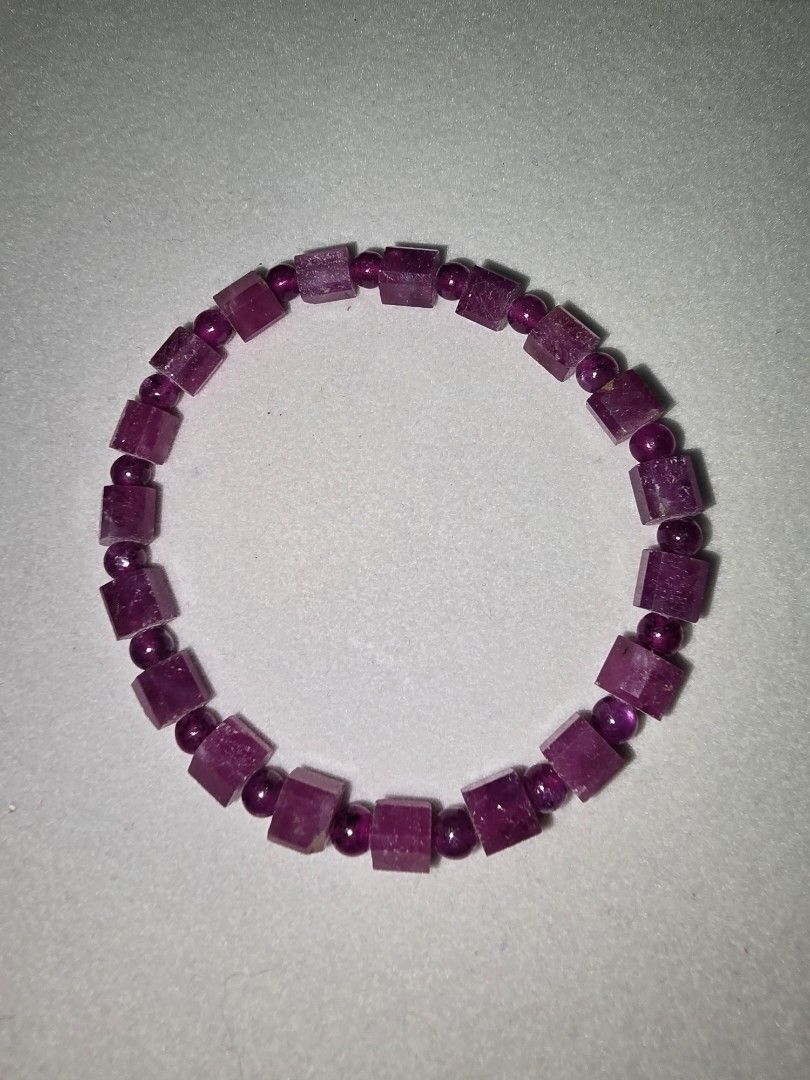 Natural Ruby cubes bracelet (Category: Bracelets) located in Santa Rosa. Submitted by crystal1.0 (Listing ID 1453081059, Image 1). Description: 16cm wrist. 6-7mm beads size..