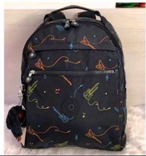(Category: ) located in . Submitted by zoieey (Listing ID 1453110776, Image 1). Description: .