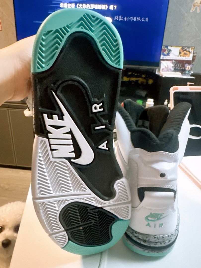 Nike air command force”Hyper Jade” （分類：波鞋）位於 Hong Kong。 由 fwyying 提交（商品編號 1453208672，圖片 5）。簡介： 100% new and real Size:41 之前搬屋掉左鞋盒，購自尖沙咀門市。