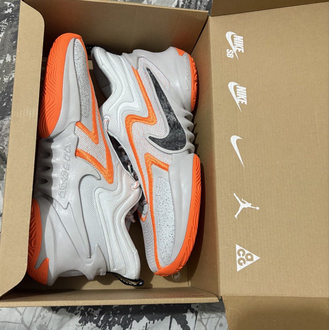 Nike Cosmic Unity 2 ‘Nike University’ (Category: Sneakers) located in Manila. Submitted by shoepatos4u (Listing ID 1453179303, Image 2). Description: Available size: Mens us10.5/28.5cm/eur44.5 Mens us11/29cm/eur45 Product Details Style: DH1537-004 Colorway: Wolf Grey/Black/Pure Platinum/Cone Release Date: 03/01/2023 Cushioning (Elite): Features a full-length Zoom Air Strobel unit that provides exceptional energy return and impact protection while
