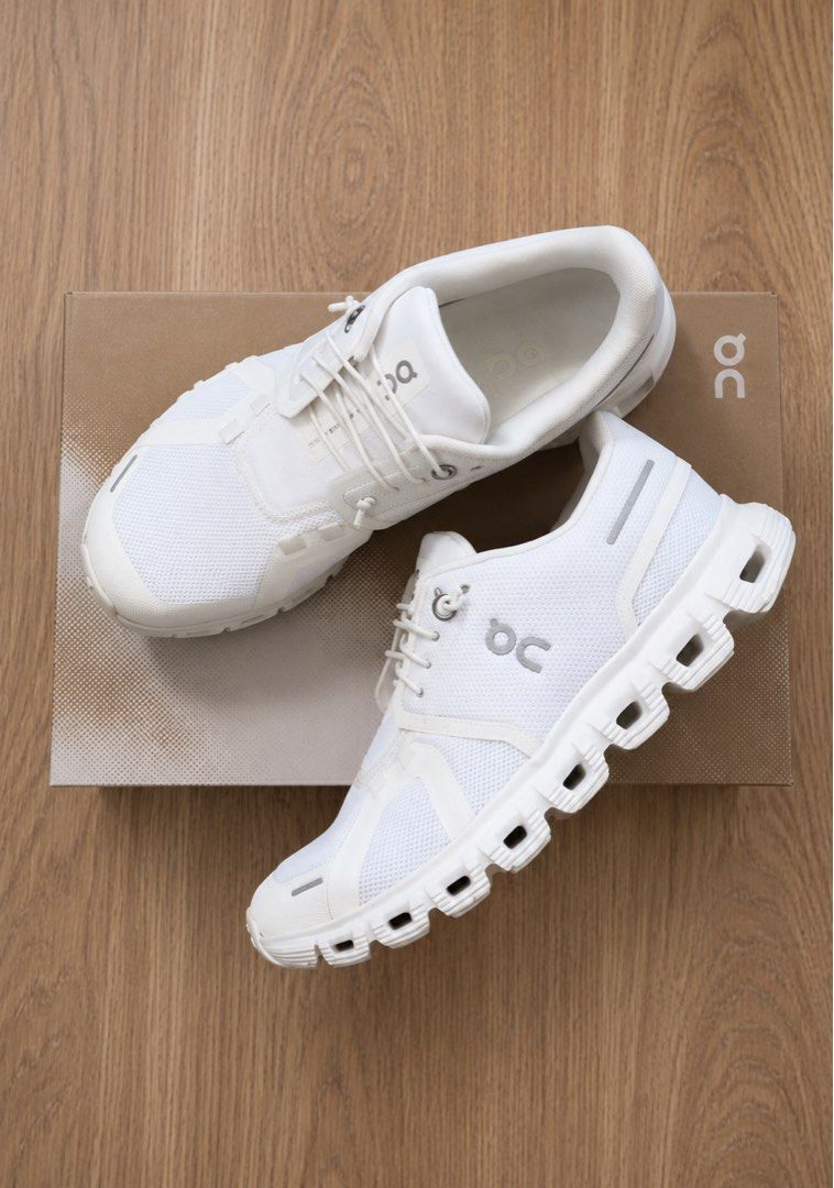 Original On Cloud 6 Sneakers US 6 (Category: Sneakers) located in Paranaque City. Submitted by justheog (Listing ID 1453106386, Image 3). Description: On Cloud 6 Sneakers 🤍 Size: US 6 (23 cm) 🤍 Color: White 🤍 Easy slip-on speed lacing system 🤍 Great for all-day wear 🤍 Bought in US for $160 + tax 🤍 Box included 🤍 Worn only once 🤍 RFS: Too snug/fit.