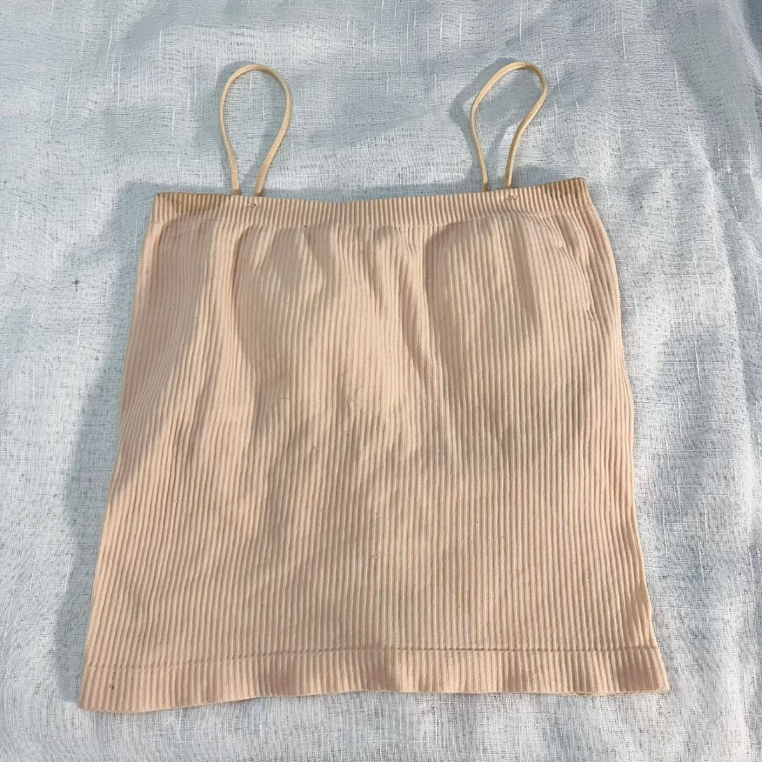padded bra skintone strap ribbed top sleeveless stretch medium (Category: Sleeveless) located in Manila. Submitted by whiteforesttea178 (Listing ID 1453146838, Image 2). Description: stretchy fits medium.