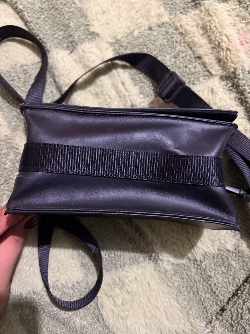 Panasonic Camera Bag (Category: Camera Bags & Carriers) located in General Trias. Submitted by tiredbread_ (Listing ID 1453140865, Image 2). Description: .
