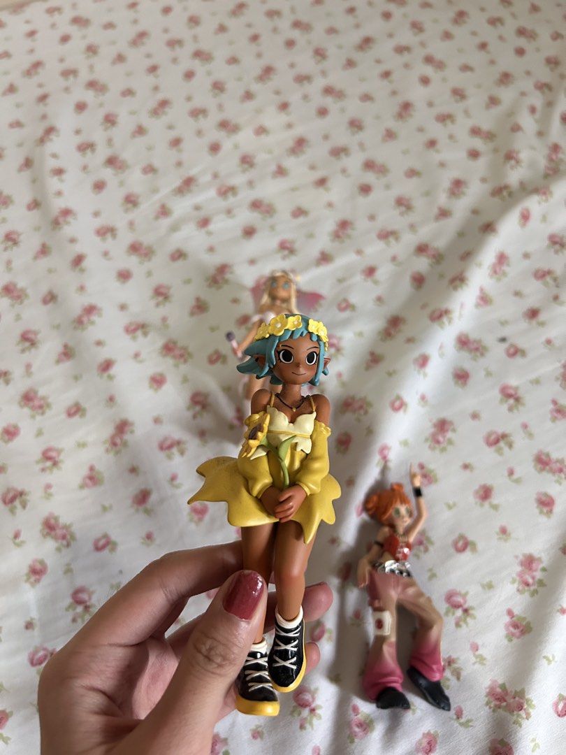 Peach Riot For sale (Category: Designer & Blind Box Toys) located in Manila. Submitted by margeuxgo88326 (Listing ID 1453135076, Image 2). Description: Peach riot FS Rfs: quitting Available: Frankie Sunflower, Poppy Morning Dew, Gigi Pop-star. Gigi Pop-star: Full inclusions ( has foil, standee, card ) 370 Poppy & Frankie No standee and card (Poppy has box&foil) 300 (sold) (Frankie no box but has alternative & foil) 320 (sold) Buyer shoulders sf :