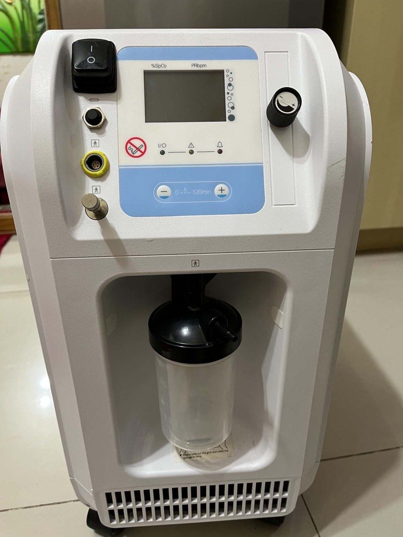 Portable Oxygen Concentrator Machine with nebulizer (Category: Medical Supplies & Tools) located in Quezon City. Submitted by dudsandsky (Listing ID 1453052966, Image 3). Description: - Portable Oxygen Concentrator - Flow Rate: 4.7 L/min - Normal Operation - Timer Function: Up to 120 minutes - Usage Hours: 1099 hours - Includes: Humidifier bottle and tubing - Perfect for Home Use.