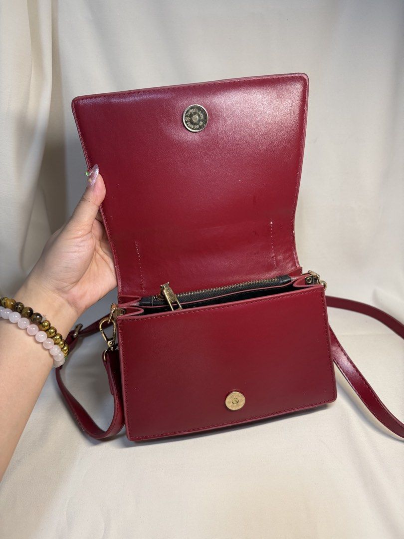 Red Cross Body Bag (Category: Cross-body Bags) located in Bacoor. Submitted by dormcat (Listing ID 1453135827, Image 3). Description: .