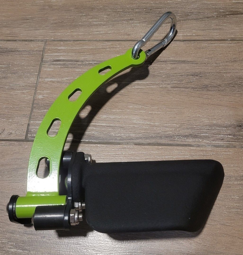 Rotating Handles Cable Attachment (Category: Weights & Dumbbells) located in Singapore. Submitted by james_tt (Listing ID 1453079310, Image 8). Description: Pick up from my block opp sengkang mrt, will not meet elsewhere. Price is FIRM, will block anyone who bargain, nego or ask 'still avail' but never respond. .