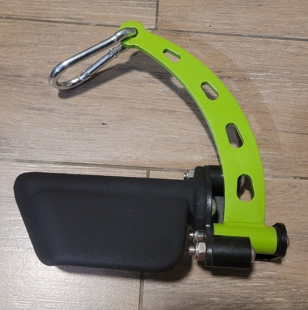 Rotating Handles Cable Attachment (Category: Weights & Dumbbells) located in Singapore. Submitted by james_tt (Listing ID 1453079310, Image 7). Description: Pick up from my block opp sengkang mrt, will not meet elsewhere. Price is FIRM, will block anyone who bargain, nego or ask 'still avail' but never respond. .