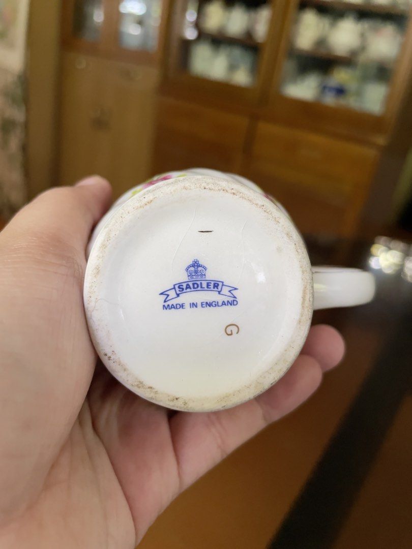 Sadler Made in England Mini Teapot (Category: Coffee & Tea Tableware) located in Malaybalay. Submitted by timelessheirlooms (Listing ID 1453143280, Image 3). Description: Decorative mini teapot.