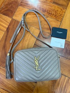 (Category: ) located in . Submitted by bianxcloset (Listing ID 1453063353, Image 1). Description: .