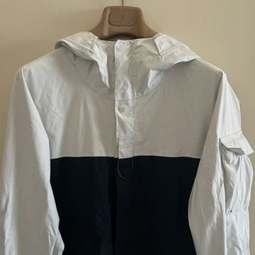 SS09 Visvim Nomad Dado Goretex Jacket (Category: Coats, Jackets and Outerwear) located in Quezon. Submitted by _babypluto (Listing ID 1453181922, Image 2). Description: Size on tag: Medium Flaw: Stains, Sign of usage Dimensions: L: 26 front 29 back W: 22 SL: 23.5 Note: actual color of the item may change due to lighting. .