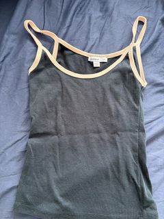 （分類：）位於 。 由 helpmeclearout7373636484 提交（商品編號 1453063602，圖片 1）。簡介： 。