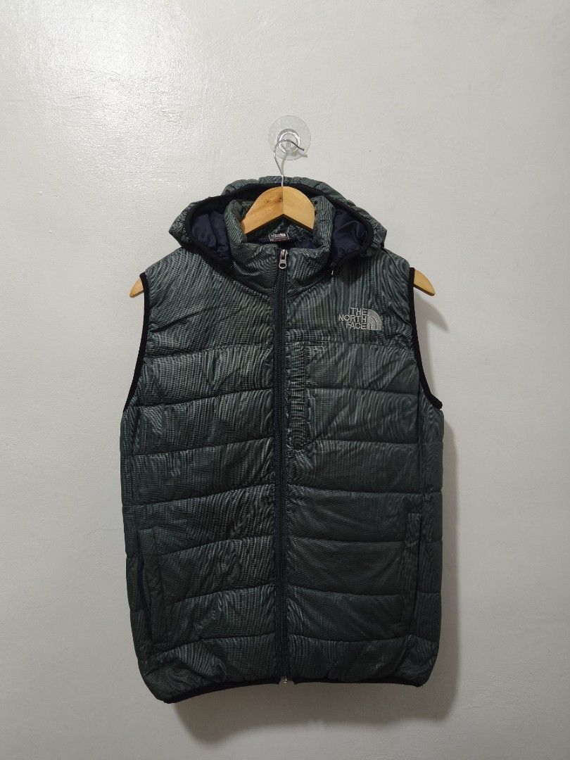 The North Face Green Vest Men Large (Category: Coats, Jackets and Outerwear) located in Balanga. Submitted by winterlab_ph (Listing ID 1453187929, Image 1). Description: Code: A541 Width: 20 Length: 25.5 Shoulders: 16.