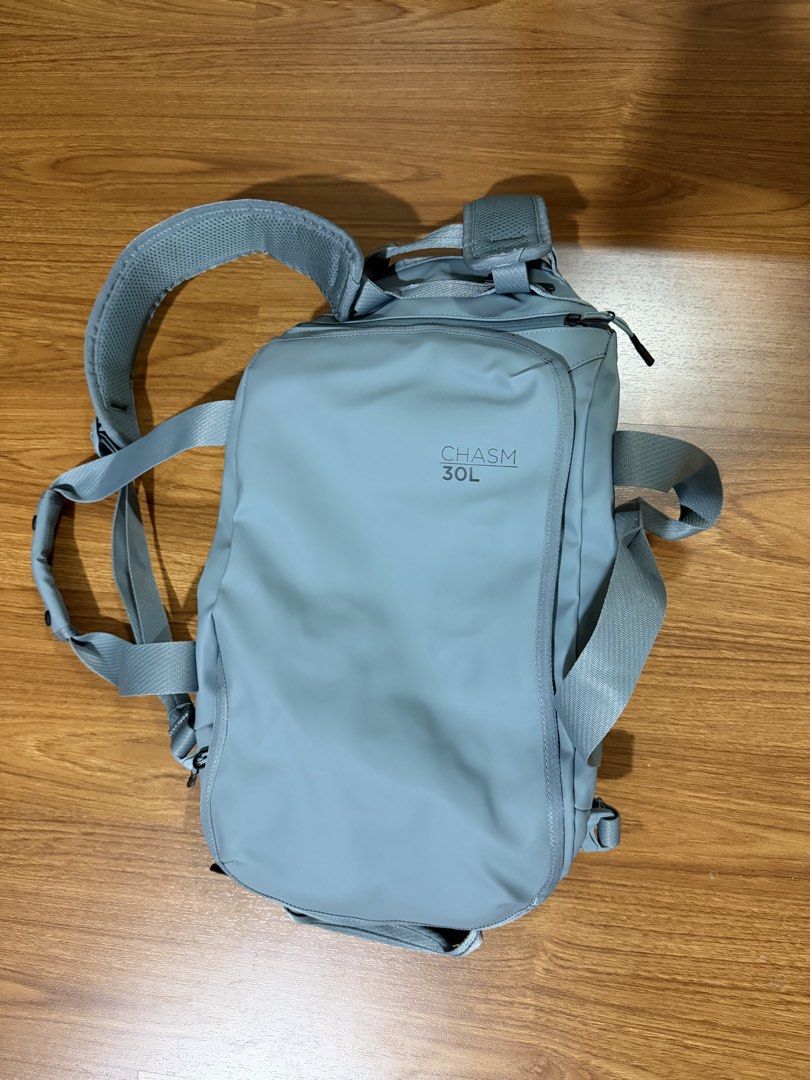 Thule Chasm 30L Duffel Bag Backpack -pond grey (Category: Backpacks) located in Cavite. Submitted by kayatc (Listing ID 1453130707, Image 3). Description: - Thule Chasm 30L Duffel Bag - Convertible: Carry as a backpack or duffel - Water-resistant material for protection - Ample interior space for all your gear - Ideal for travel, gym, or everyday use - Comes with original tags Srp is 10k Opened only. Never used.