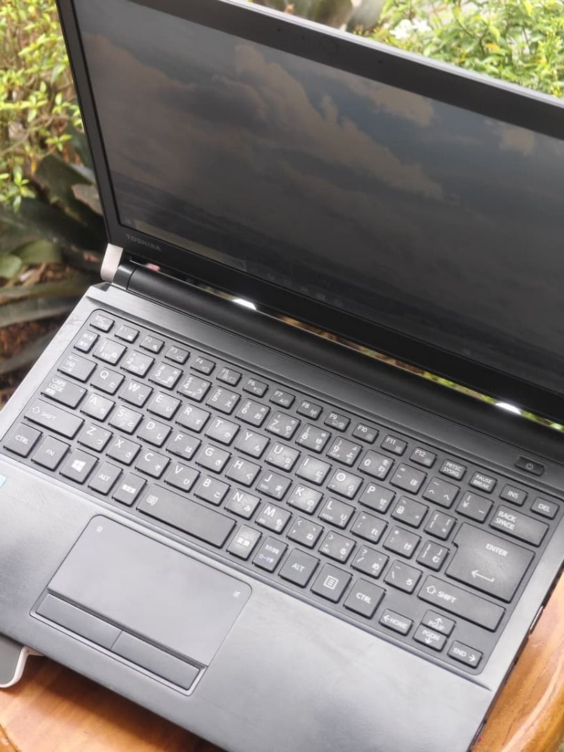 Toshiba Dynabook R73 i3-6006U RAM 8GB SSD 128GB Windows 10 Pro