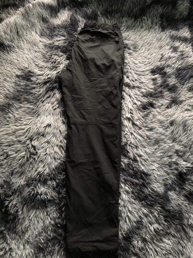 UNIQLO Heattech Warm Lined Trekking Pants (Category: Trousers) located in Baao. Submitted by prettysixtythrift_17 (Listing ID 1453114700, Image 3). Description: ▪️Waistline: 28 to 32 ▪️Length: 39.5 ▪️Hem: 7 ▪️Leg Thigh: 12 ▪️Hips: 36 ▪️Rise: 11 ▪️Inseam: 29 Color may differ due to lighting MINE ₱ 1250 + sf Location: Baao Camarines Sur📍.
