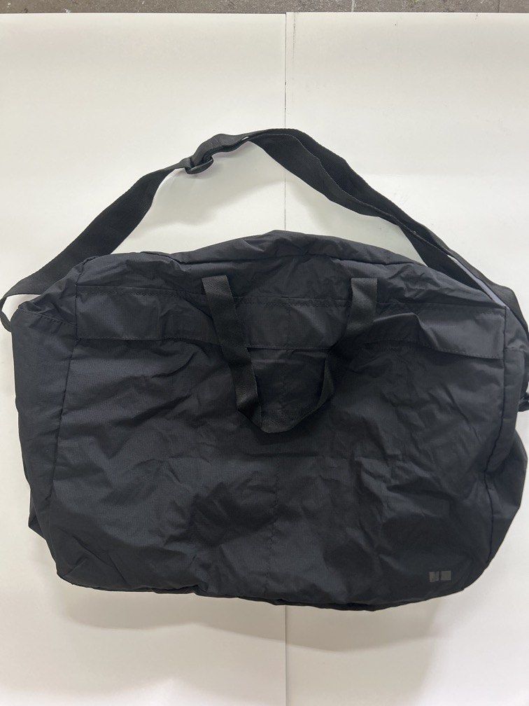 Uniqlo Pocketable Boston bag (Category: Sling Bags) located in Malolos. Submitted by risen___ (Listing ID 1453102571, Image 2). Description: .