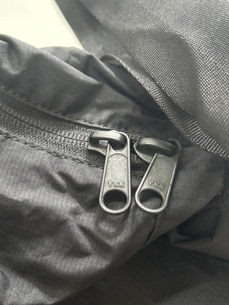 Uniqlo Pocketable Boston bag (Category: Sling Bags) located in Malolos. Submitted by risen___ (Listing ID 1453102571, Image 3). Description: .