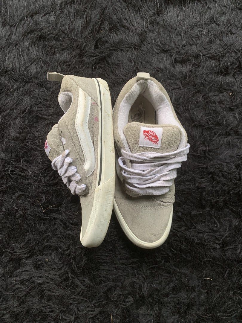 Vans Old Skool Grey Suede Skate Shoes (Category: Sneakers) located in Manila. Submitted by 0thrift_n_isaw (Listing ID 1453192981, Image 1). Description: - Grey Vans Old Skool - Suede material - White side stripe and laces - Size: US 9.5 - Minor marks on sole - Few faint pink marks on the side.