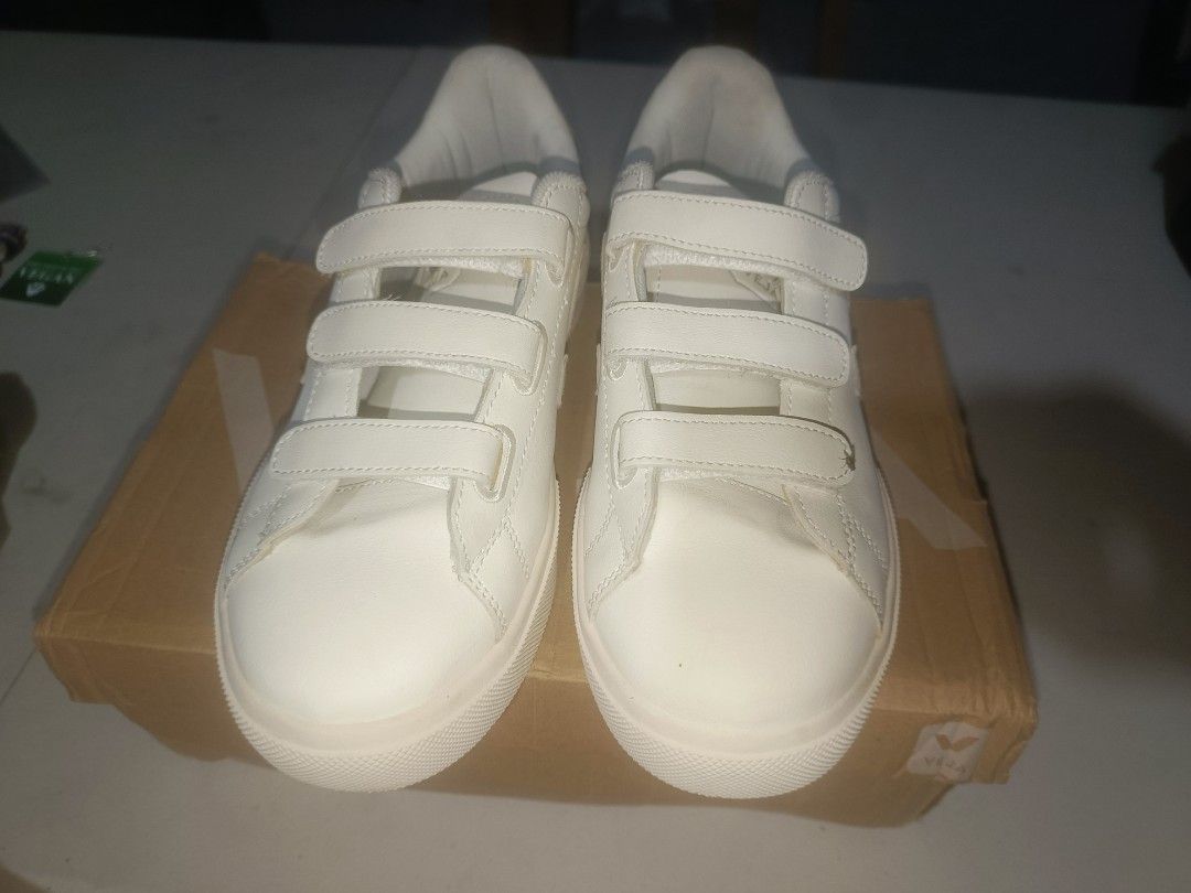 Veja T2 Sneakers EUR 40 (Category: Sneakers) located in Las Pinas. Submitted by avatar23 (Listing ID 1453197795, Image 1). Description: - Brand: Veja - Model: T2 Sneakers - Size: EUR 40 - Origin: Made in Brazil - Style: Versatile, perfect for everyday wear.