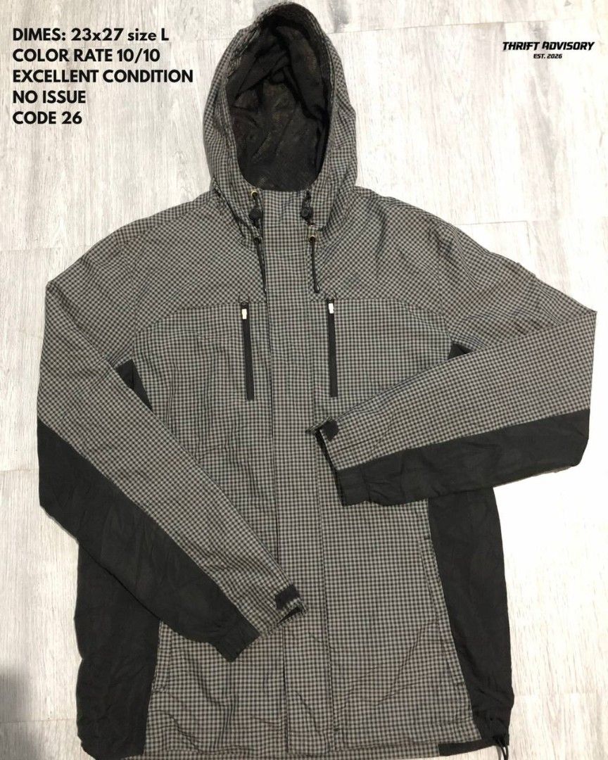 VINTAGE ADIDAS WINDBREAKER (Category: Coats, Jackets and Outerwear) located in Guagua. Submitted by captrcher (Listing ID 1453140950, Image 1). Description: .