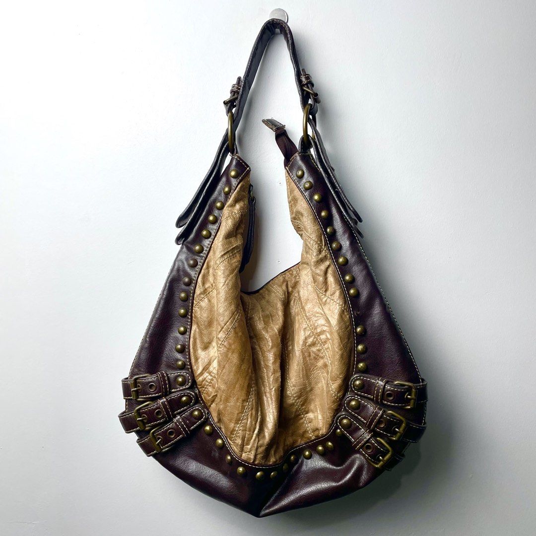 Vintage Distressed Slouched Leather Hobo Bag (Category: Sling Bags) located in Baguio. Submitted by metro_studio (Listing ID 1453087509, Image 1). Description: In Great Condition idk what brand this is, statement piece fo sho.