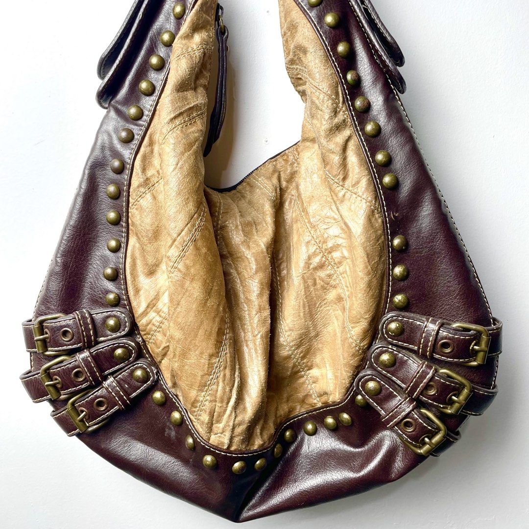 Vintage Distressed Slouched Leather Hobo Bag (Category: Sling Bags) located in Baguio. Submitted by metro_studio (Listing ID 1453087509, Image 2). Description: In Great Condition idk what brand this is, statement piece fo sho.