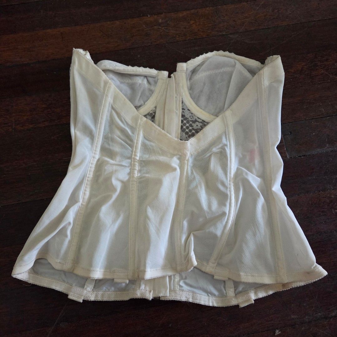 White Lace Corset (Category: Undergarments & Loungewear) located in Quezon City. Submitted by anirbash (Listing ID 1453112614, Image 2). Description: White Lady Marlene Lace Corset Size 40B made in the Philippines - Shipping is shouldered by buyer - Location: Tomas Morato, QC - BPI or Gcash Payment - Meet up or shipping via Lalamove/J&t/Grab/Angkas.