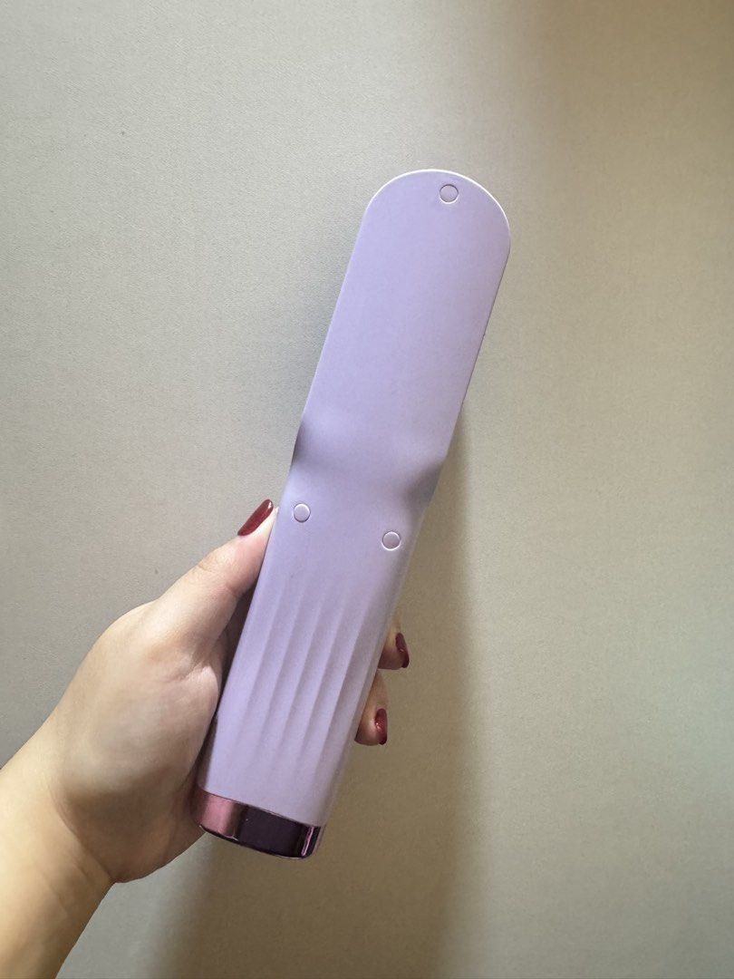 Wireless/Portable Comb Hair Straightener (Category: Hair) located in Manila. Submitted by archivebyjars (Listing ID 1453202417, Image 3). Description: Hodekt Wireless/Portable Comb Hair Straightener - comes with pouch and charging cord - price is negotiable 😊.