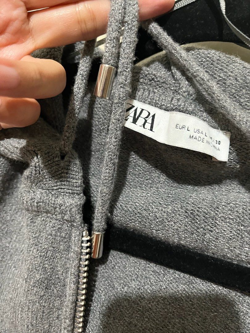 Zara Knitted Cropped Hooded Jacket (Category: Coats, Jackets and Outerwear) located in Taguig. Submitted by lil.ac (Listing ID 1453135914, Image 2). Description: Store bought.