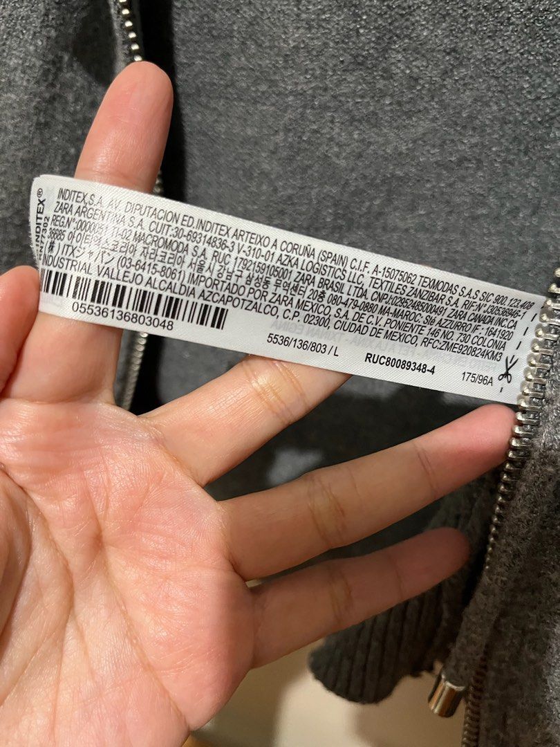 Zara Knitted Cropped Hooded Jacket (Category: Coats, Jackets and Outerwear) located in Taguig. Submitted by lil.ac (Listing ID 1453135914, Image 3). Description: Store bought.