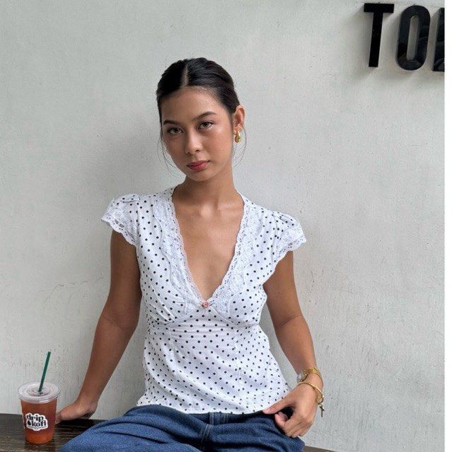 ZURI VNECK LACEY TOP (Category: Blouses) located in San Mateo. Submitted by cdecluttering_ (Listing ID 1453086176, Image 3). Description: Size: Medium.