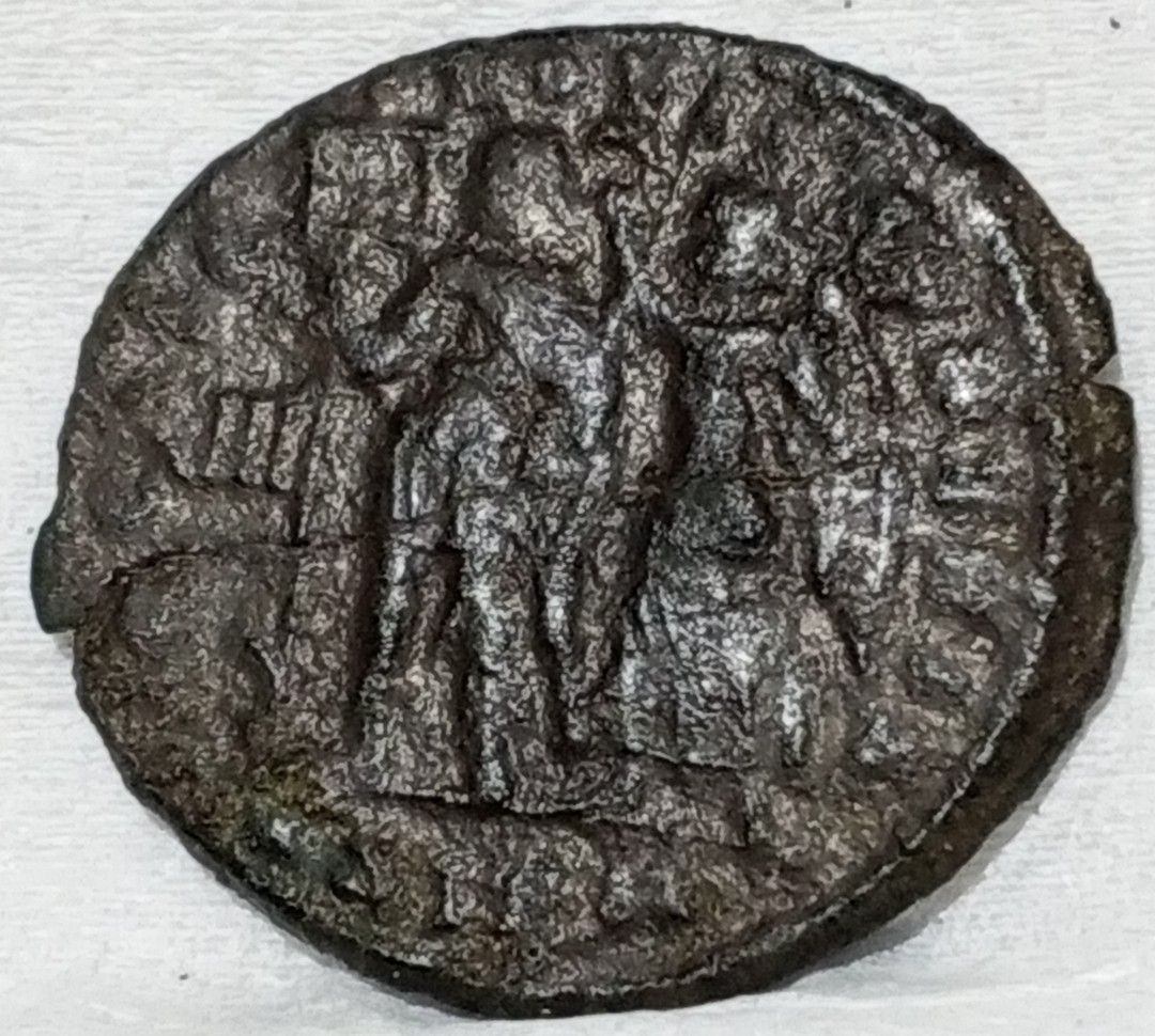 350 AD CONSTANTIUS BRONZE ANCIENT ROME COIN (Category: Currency) located in Quezon City. Submitted by jeandevera (Listing ID 1454924588, Image 2). Description: 1 in stock.