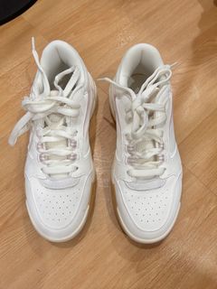 (Category: ) located in . Submitted by preloved_by_chen (Listing ID 1454866518, Image 1). Description: .