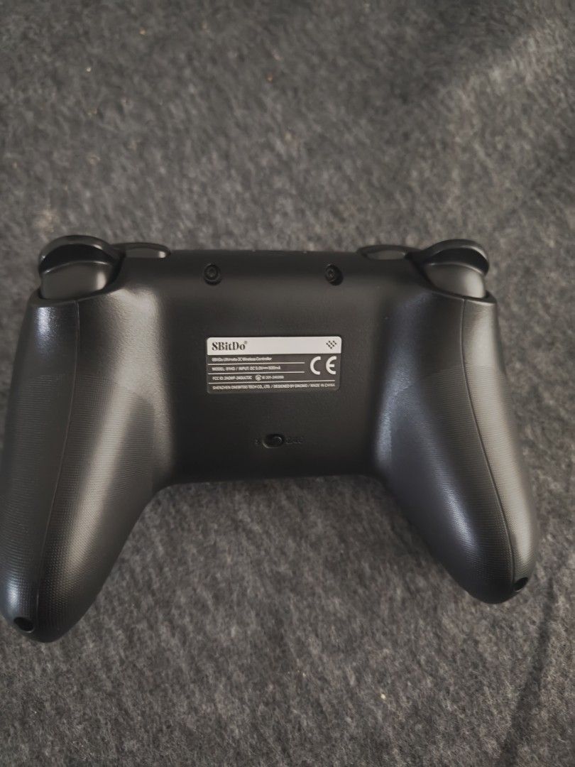 8BitDo Ultimate 2c (Category: Controllers) located in Kuala Lumpur. Submitted by pahmeeredo48289 (Listing ID 1454883025, Image 2). Description: Masih dalam mint condition sebab baru pakai beberapa bulan kotak pun ada (warranty masih ada)..