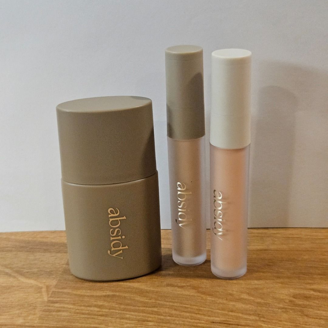 Absidy 1.5N Skin Tint & Concealer SET (Category: Makeup) located in Quezon City. Submitted by dboba (Listing ID 1454899841, Image 1). Description: Items in this set and individual prices: - Absidy Vital Blur Filter 1.5N - P200 - Absidy Weightless Touch Concealer 1.5N - P140 - Absidy Weightless Touch Corrector 1P - P140 Set price: P400 RFS: I never reach for these; I prefer other brands. Honestly, nagamit ko the sponge applicator, so may staining 