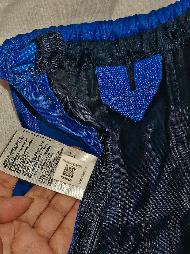 Adidas drawstring bag (Category: Backpacks) located in Taguig. Submitted by mackz13triftshop (Listing ID 1454936730, Image 3). Description: ADIDAS DRAWSTRING BAG ➡️good condi ➡️color blue and black ➡️payment first +sf ➡️magaspack para sulit sf ➡️pm for detailsover.