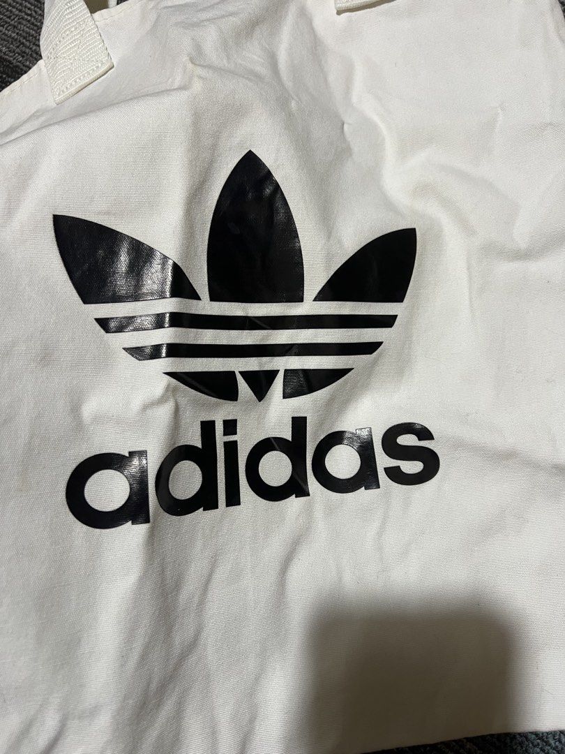 Adidas tote bag (Category: Tote Bags) located in Cebu City. Submitted by mark24anth29233 (Listing ID 1454255955, Image 2). Description: Authentic Dimes: see pic Excellent condition No issue.