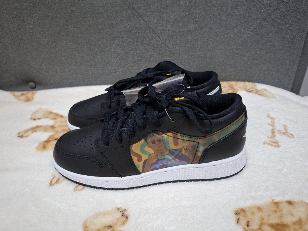 Air Jordan 1 Low SE "Comic Graphic / Lenticular" with box (Category: Sneakers) located in Santa Rosa. Submitted by primo0321 (Listing ID 1454873980, Image 3). Description: Details: Black and white Air Jordan 1 Low featuring printed graphic panels on the sides with dynamic art/lenticular details. This item including box..