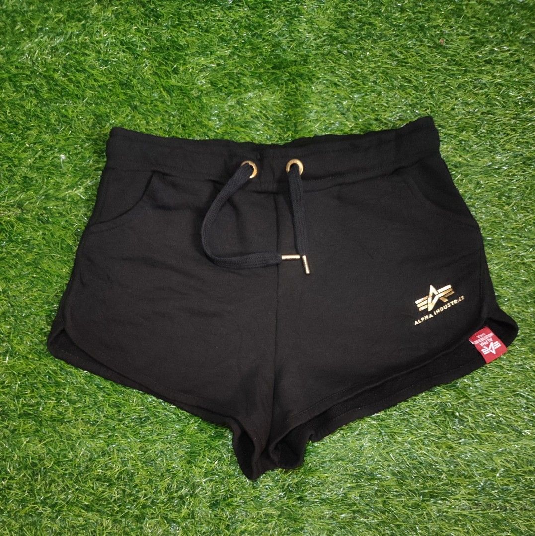 Alpha Industries Basic small logo shorts (Category: Activewear) located in Cebu City. Submitted by deadjay84 (Listing ID 1454942868, Image 1). Description: Alpha Industries Basic small logo shorts Like new Medium on tag fits 27-30 - Color: Black - Features: Elastic waistband with drawstring - Details: Gold logo on side, red tag on side seam - Style: Great for casual wear pls see photos for details Add shipping Cebu loc.