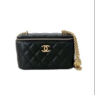 (Category: ) located in . Submitted by luxfashionz (Listing ID 1454834155, Image 1). Description: .