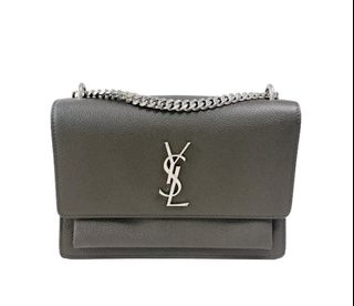 (Category: ) located in . Submitted by luxfashionz (Listing ID 1454833457, Image 1). Description: .
