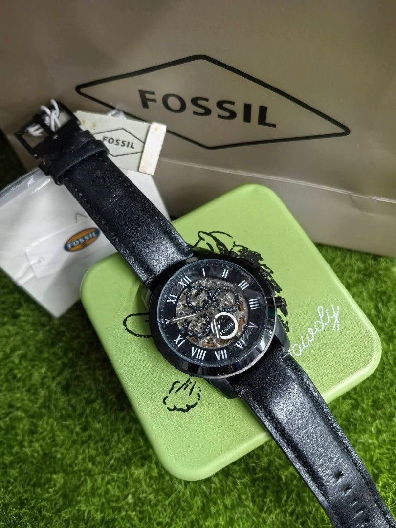 Automatic Working chronos With box and paperbag (Category: Men's Watches) located in Manila. Submitted by chellesshop (Listing ID 1454897471, Image 3). Description: .