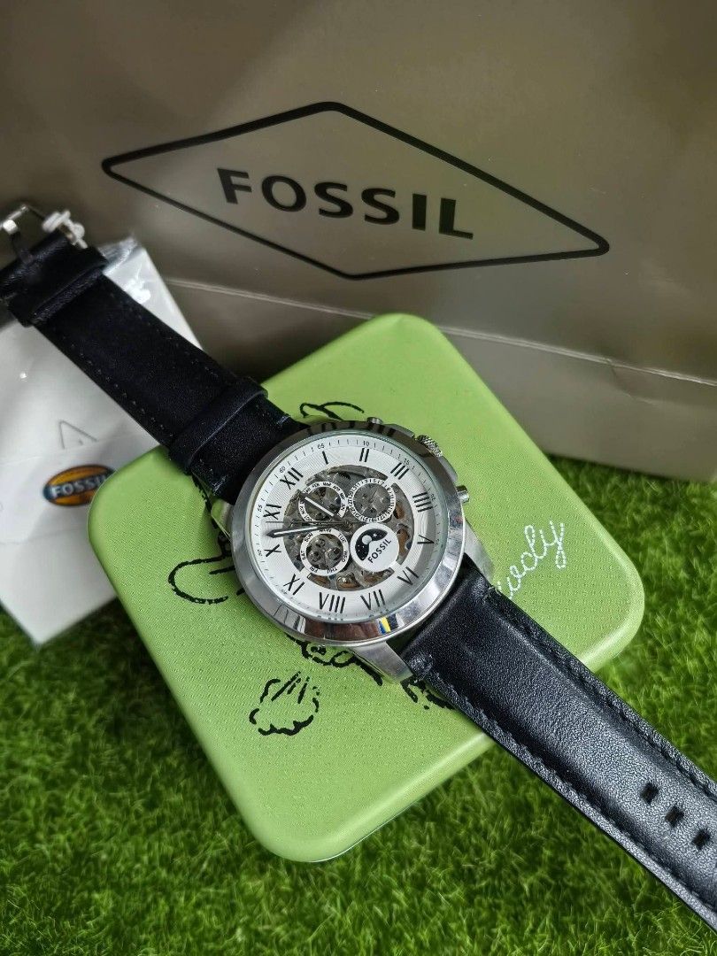 Automatic Working chronos With box and paperbag (Category: Men's Watches) located in Manila. Submitted by chellesshop (Listing ID 1454897471, Image 2). Description: .