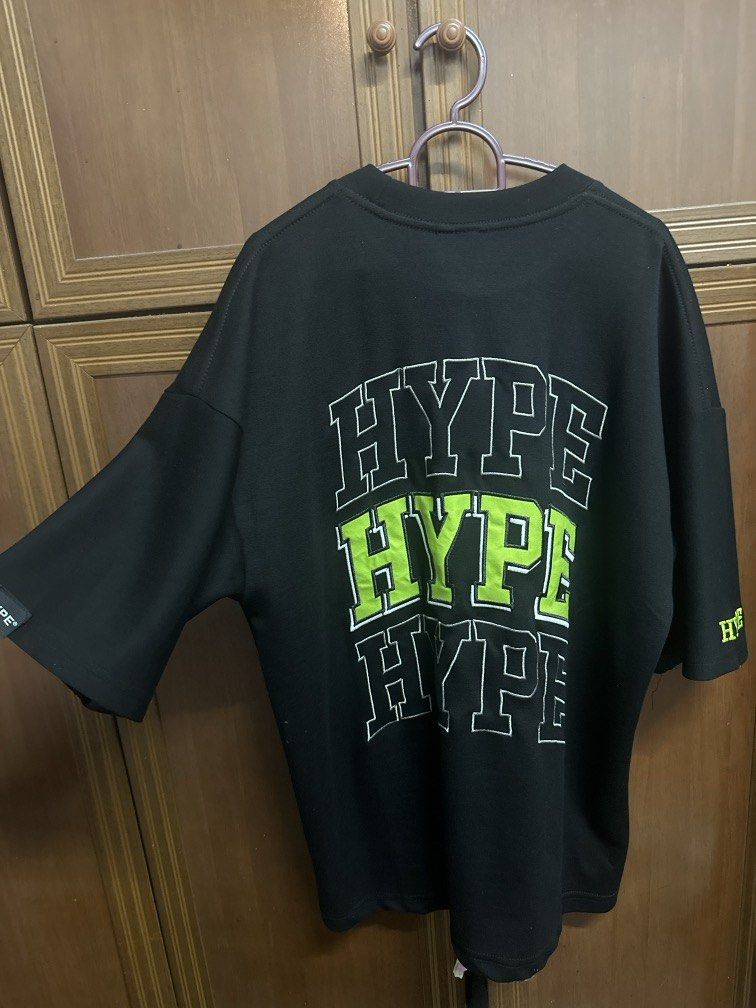 Baju hype (Category: Activewear) located in Kuala Terengganu. Submitted by dragonitea55484 (Listing ID 1454874607, Image 2). Description: Kain scuba lycra, baju tk pernah pakai pagi.
