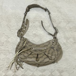 (Category: ) located in . Submitted by bccloset_ (Listing ID 1454906179, Image 1). Description: .