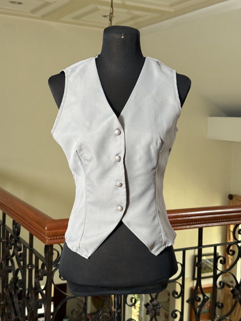 Beige Vest (Category: Sleeveless) located in Makati City. Submitted by VersatileBabe (Listing ID 1454940357, Image 2). Description: .
