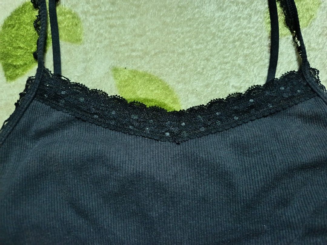 Black Cami Top, Alt, Emo, Goth, Y2k, Punk, Grunge (Category: Sleeveless) located in Bulacan. Submitted by lvyoonslf (Listing ID 1454938865, Image 3). Description: ୨ৎ Size : S - M — Mine : 99 — Lock : 149 ( Has issues, swipe to see. ) Belt and necklace not included. DM for details!.