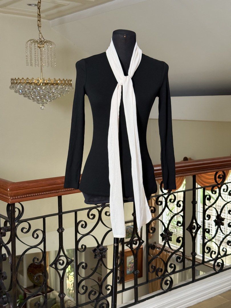 Black Top Longsleeves With White Shawl (Category: Longsleeves) located in Makati City. Submitted by VersatileBabe (Listing ID 1454942962, Image 2). Description: .